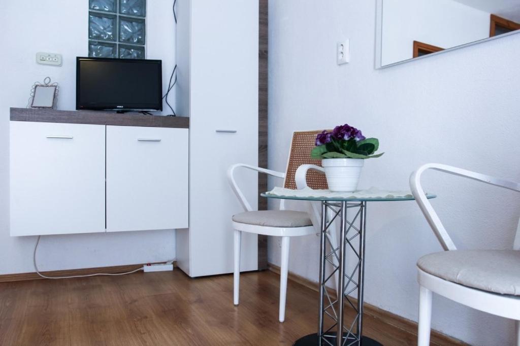 Apartments By The Sea Makarska - 15200 Kültér fotó